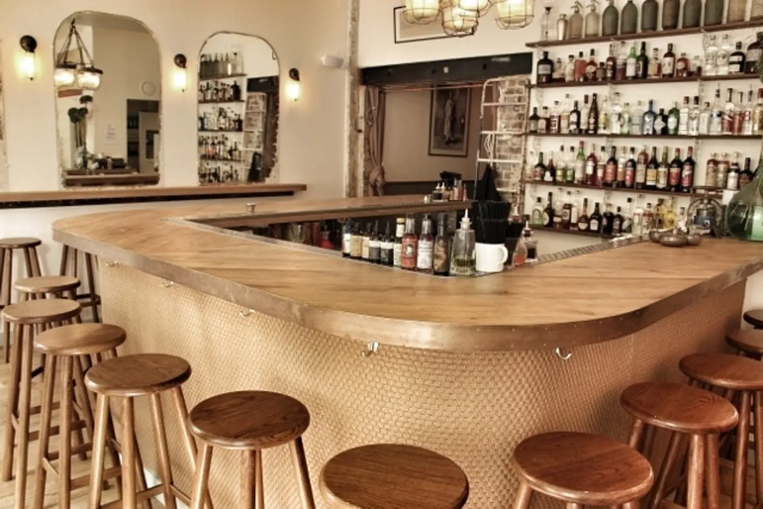 faites appel à un artisan intérieur expérimenté à paris 75009 pour vos travaux de rénovation, aménagement et décoration. qualité, proximité et conseils personnalisés au service de vos projets.