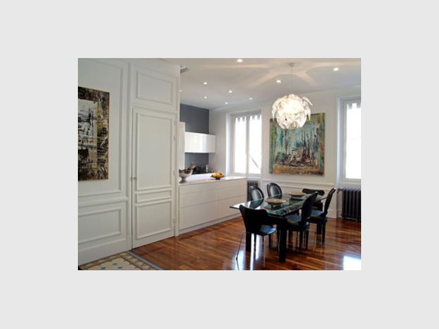 artisan spécialisé en rénovation d'appartements haussmanniens à paris 9ème: moulures, parquet, cheminées. finitions soignées, délais tenus, devis gratuit.