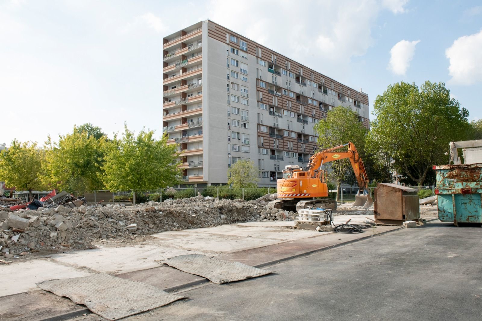 d&eacute;couvrez les avantages d'une r&eacute;novation professionnelle &agrave; asni&egrave;res : qualit&eacute;, expertise, respect des d&eacute;lais et valorisation de votre bien. obtenez des conseils personnalis&eacute;s pour r&eacute;ussir votre projet de r&eacute;novation en toute s&eacute;r&eacute;nit&eacute;.
