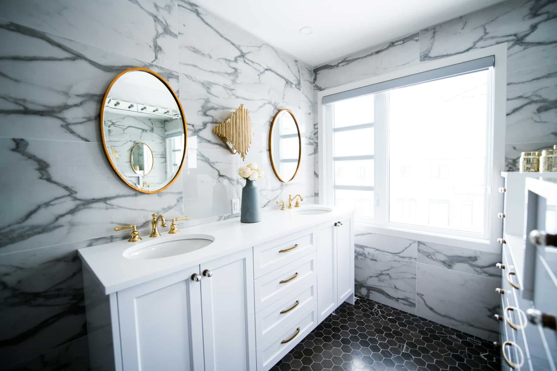 découvrez les tendances 2025 du carrelage salle de bain à paris : styles modernes, matériaux innovants et conseils pour sublimer votre espace. trouvez l'inspiration pour rénover votre salle de bain avec élégance.