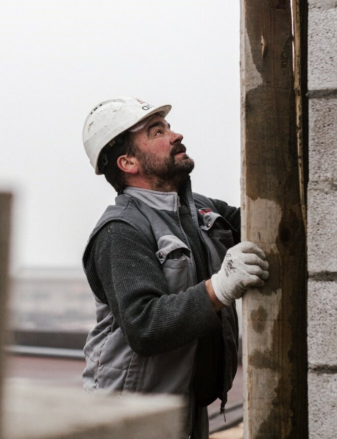 découvrez nos services de construction et rénovation pour donner vie à tous vos projets immobiliers. qualité, professionnalisme et accompagnement personnalisé de la conception à la réalisation.