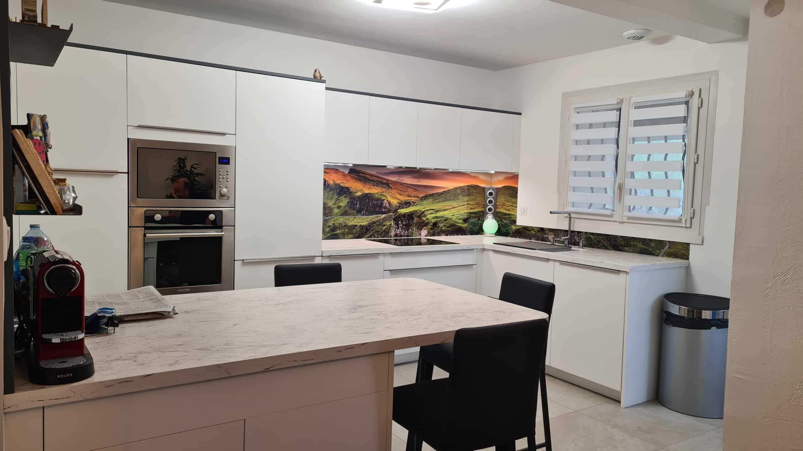 découvrez des idées et inspirations pour une cuisine blanche moderne : design épuré, matériaux contemporains, astuces de décoration et conseils pour créer un espace lumineux et élégant.