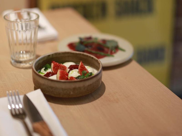 d&eacute;couvrez une cuisine &eacute;cologique au c&oelig;ur du 9e arrondissement de paris : des plats savoureux, responsables et &eacute;labor&eacute;s avec des produits locaux et de saison pour une exp&eacute;rience culinaire durable et respectueuse de l&rsquo;environnement.