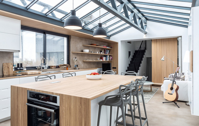 découvrez une cuisine moderne dans un loft situé au cœur du 9ème arrondissement de paris. style industriel, espace lumineux et ambiance conviviale pour vos envies culinaires à paris 75009.