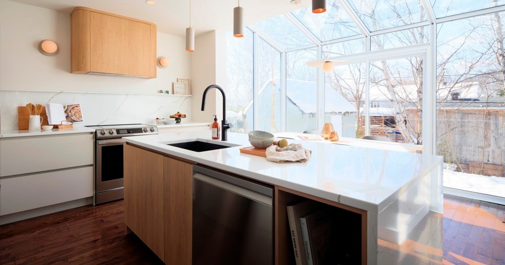 d&eacute;couvrez les tendances de la cuisine moderne &agrave; paris en 2025 : design innovant, mat&eacute;riaux &eacute;l&eacute;gants et solutions sur-mesure pour transformer votre espace culinaire en un lieu unique et fonctionnel.