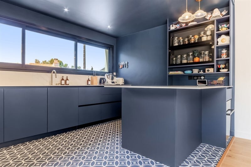 découvrez nos cuisines ouvertes modernes à paris 9 : design contemporain, fonctionnalités innovantes et ambiance conviviale pour sublimer votre espace de vie.
