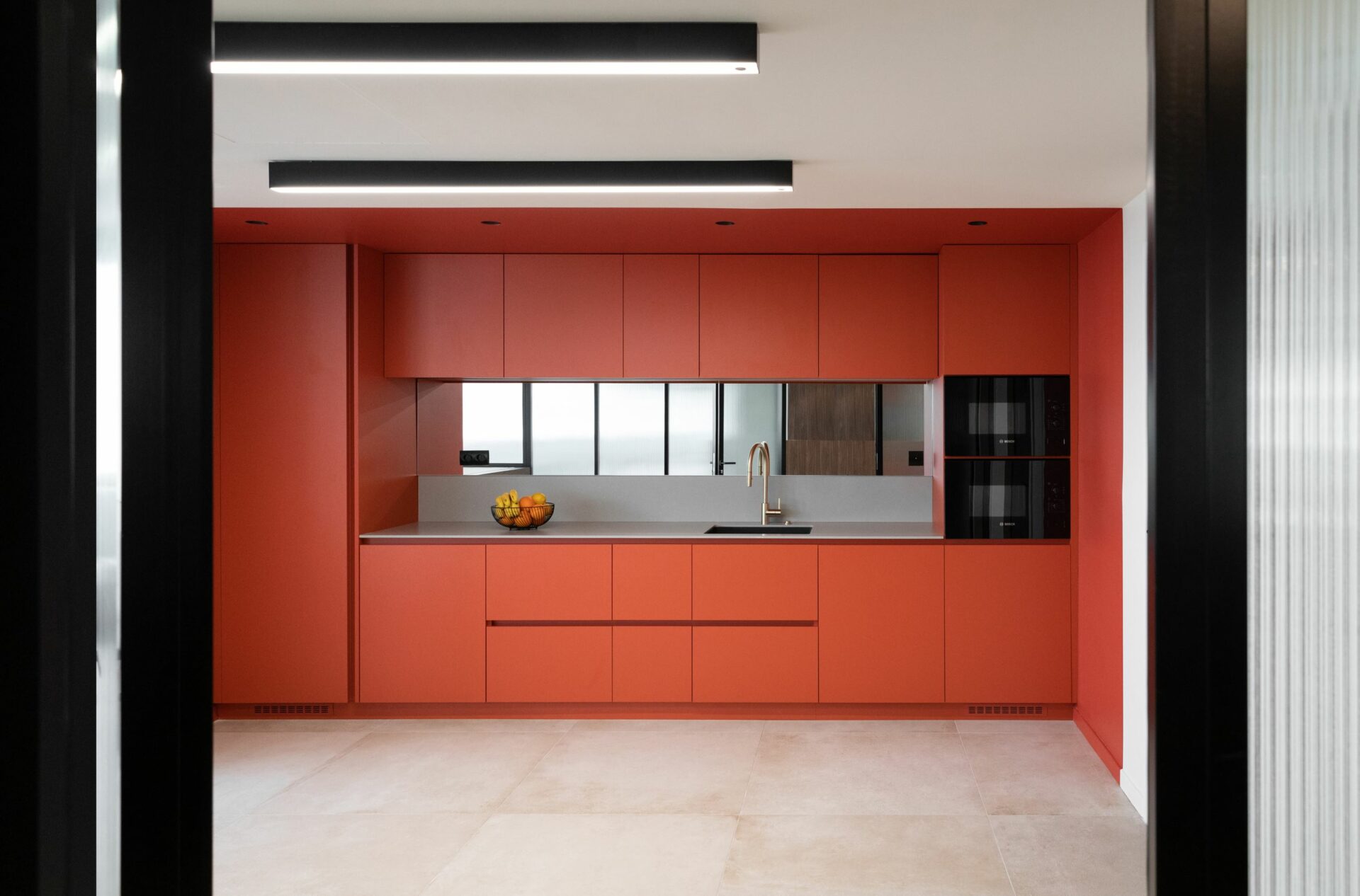 découvrez nos cuisines sur mesure à paris : design personnalisé, matériaux de qualité et accompagnement expert pour réaliser votre projet unique. demandez votre devis gratuit !
