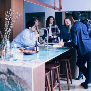 trouvez votre cuisiniste à paris 75009 : conception, fabrication et installation de cuisines sur mesure adaptées à vos besoins et à votre espace. devis gratuit et conseils personnalisés.