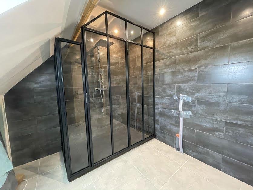 offrez-vous une douche italienne sur mesure à paris 9 : conception personnalisée, matériaux de qualité et installation professionnelle pour un espace de bain moderne et élégant.