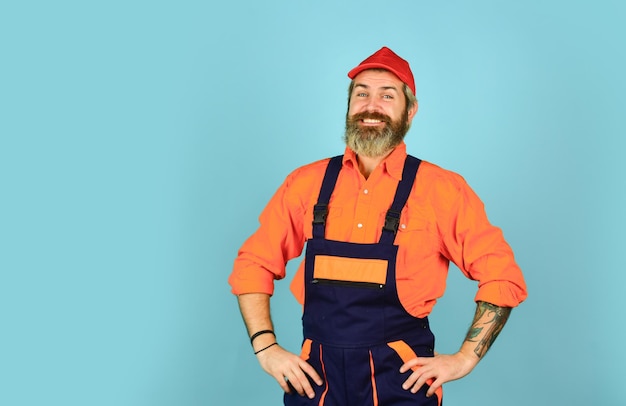 découvrez les différences entre un électricien professionnel et un bricoleur pour vos travaux électriques : compétences, sécurité, économies et conseils pour faire le bon choix selon vos besoins.