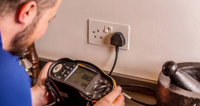 besoin d'un électricien à paris disponible 24/7 ? intervention rapide, dépannage, installation et réparation électrique jour et nuit. contactez-nous pour une assistance immédiate !