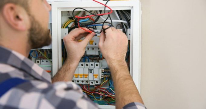 besoin d'un électricien à paris disponible 24/7 ? intervention rapide, travaux d'urgence, dépannage et installation électrique tous quartiers de paris. contactez-nous à tout moment !