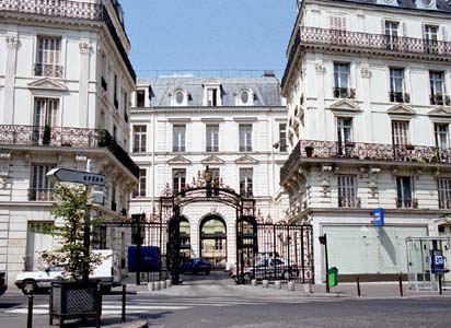 besoin d'un électricien à paris 75009 ? intervention rapide, dépannage, installation et mise aux normes électriques par des experts qualifiés. demandez votre devis gratuit !