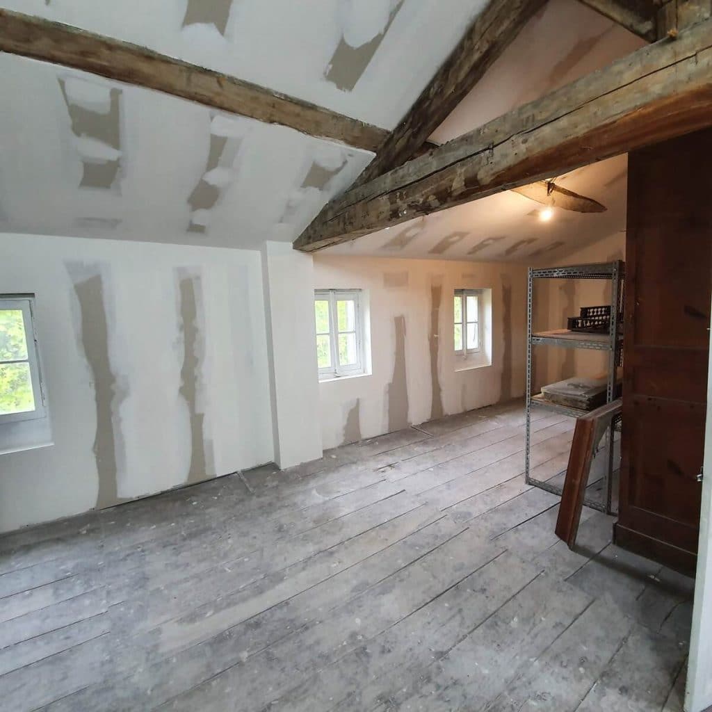 optimisez votre confort avec l&rsquo;isolation des combles &agrave; paris 9. &eacute;conomisez sur vos factures d&rsquo;&eacute;nergie gr&acirc;ce &agrave; des solutions sur-mesure, rapides et efficaces, adapt&eacute;es aux b&acirc;timents parisiens. devis gratuit en 48h !