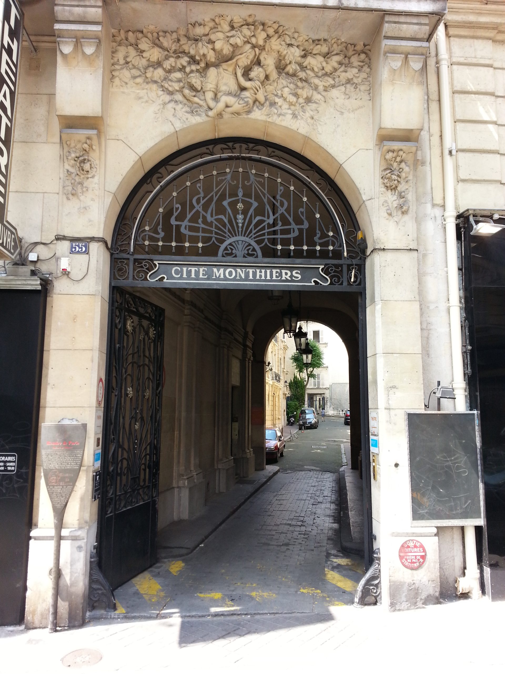 découvrez votre moquettier à paris 75009 : spécialiste en pose et rénovation de moquettes, conseils personnalisés et large choix de revêtements pour tous vos projets d'intérieur.