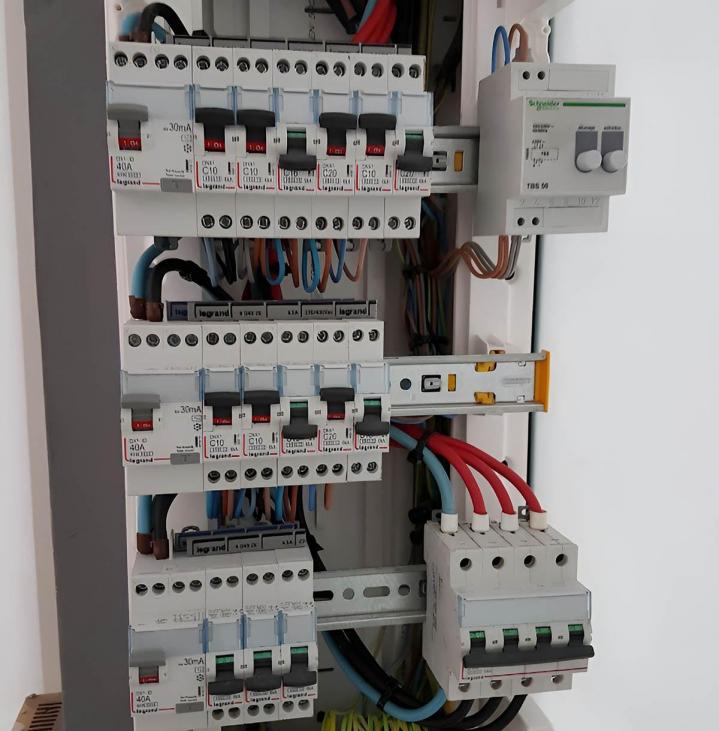 découvrez tout sur les normes électriques 9ème édition : principales évolutions, exigences de sécurité et conseils pour une installation conforme aux réglementations en vigueur.