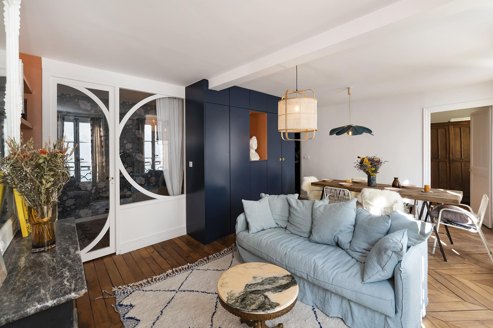 découvrez des conseils pratiques pour optimiser l'espace et le rangement dans un petit appartement à paris 75009. gagnez en confort et maximisez chaque mètre carré grâce à nos astuces d'aménagement sur mesure.