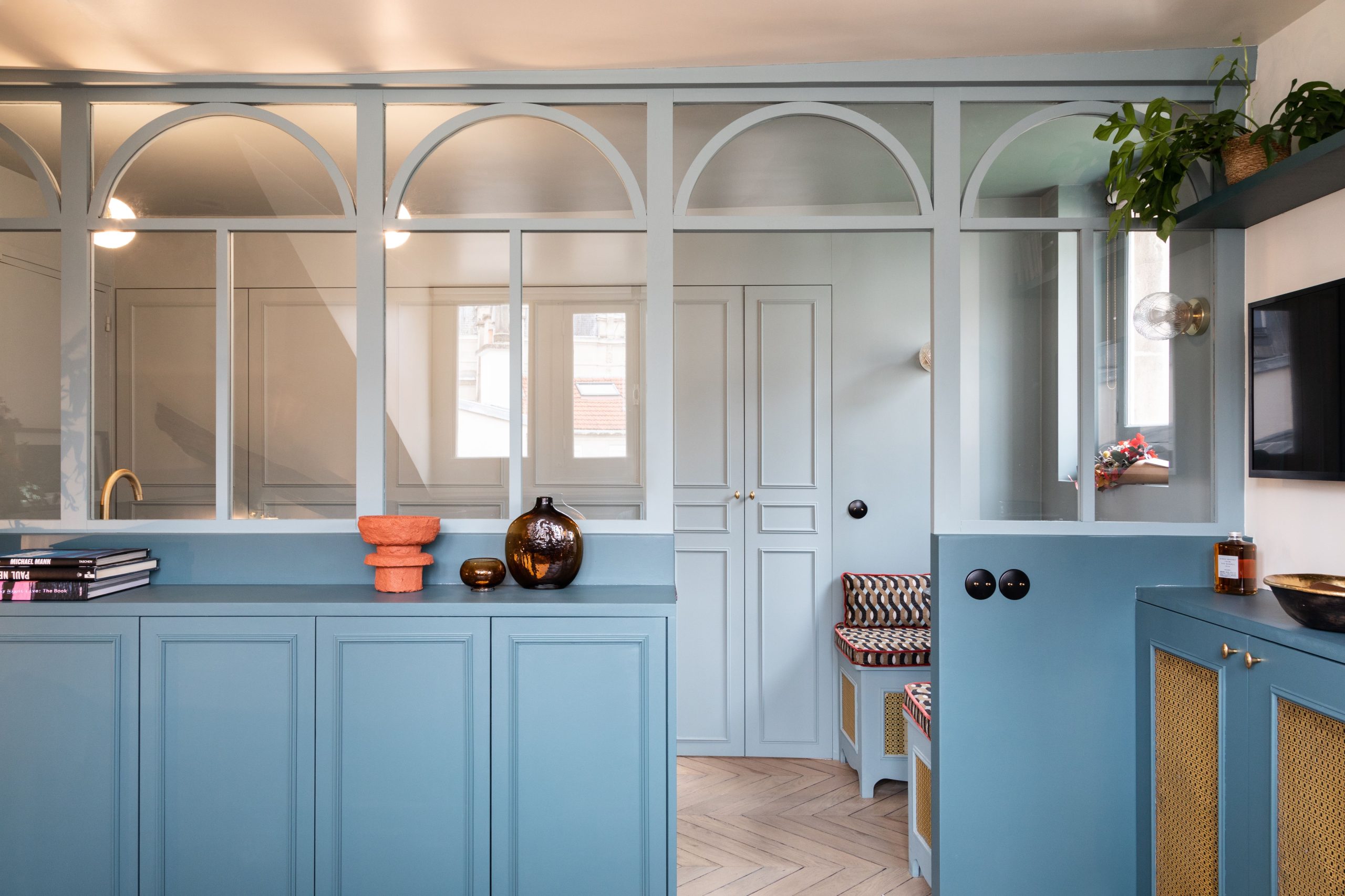découvrez nos conseils pratiques pour optimiser l'espace et l'aménagement de votre petit appartement à paris 75009. maximisez chaque mètre carré grâce à des astuces de rangement et de décoration adaptées !