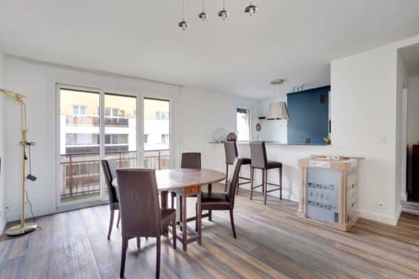 confiez la peinture de votre appartement &agrave; paris 75009 &agrave; des professionnels exp&eacute;riment&eacute;s. service rapide, devis gratuit et finition soign&eacute;e pour sublimer votre int&eacute;rieur.