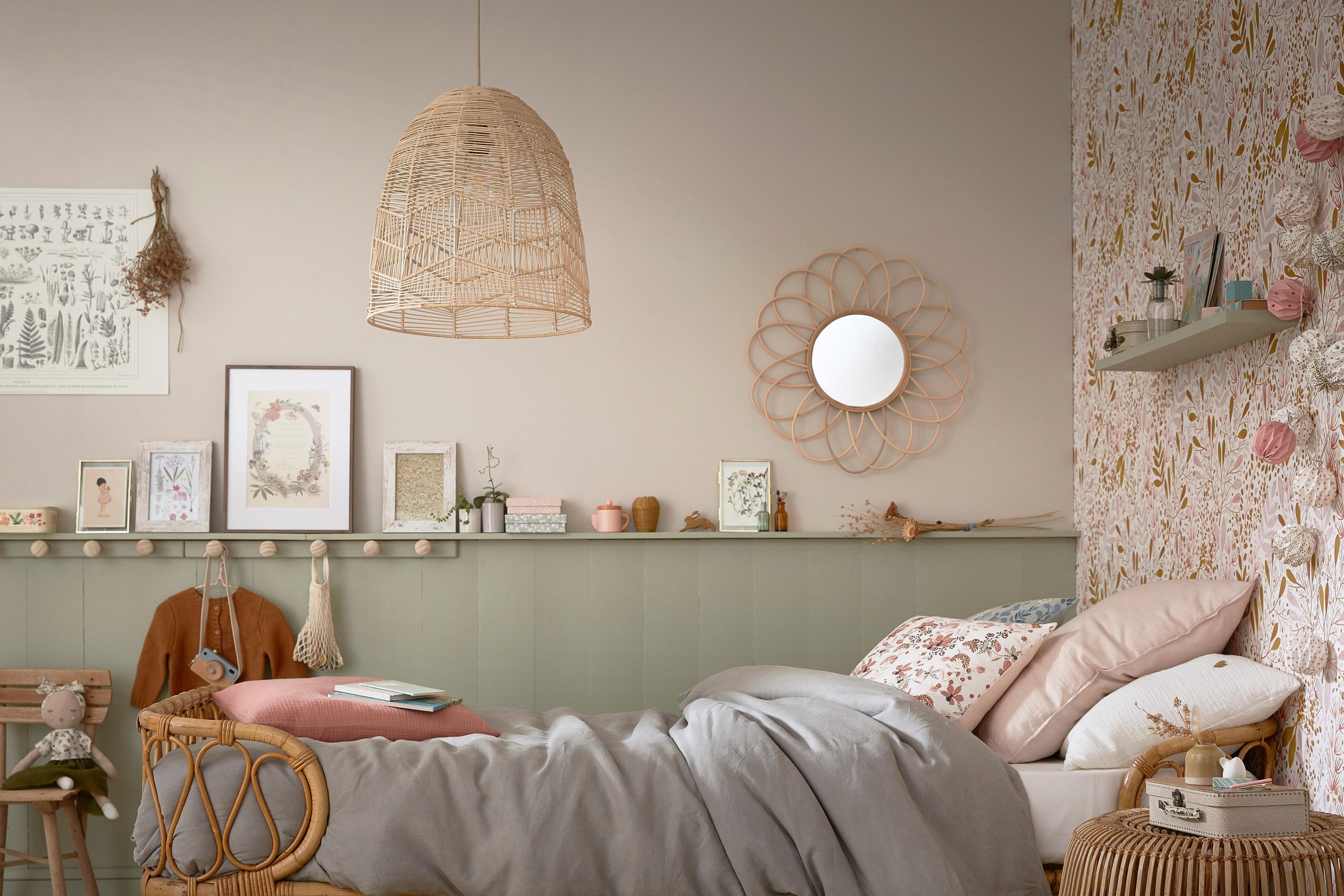 découvrez nos idées et conseils pour choisir la peinture idéale pour la chambre de votre enfant : couleurs tendance, astuces déco et solutions adaptées à tous les âges pour créer un espace à la fois sain, sûr et créatif.