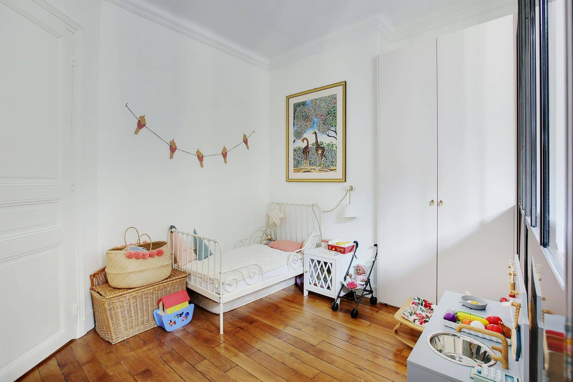 découvrez nos services de peinture décorative à paris 75009 : fresques murales, effets matières et finitions personnalisées pour sublimer votre intérieur. devis gratuit, intervention rapide.