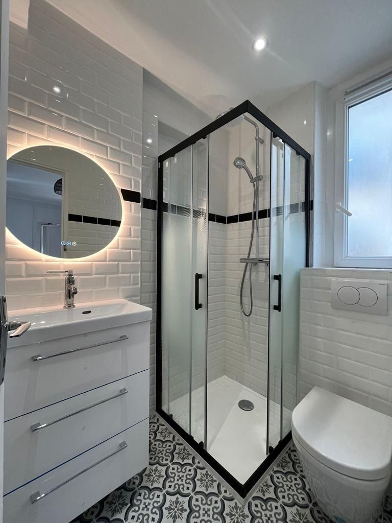 optimisez l’espace de votre petite salle de bain à paris 75009 grâce à des idées d’aménagement et de décoration fonctionnelles et modernes. inspirez-vous pour un intérieur pratique et élégant, adapté aux appartements parisiens.