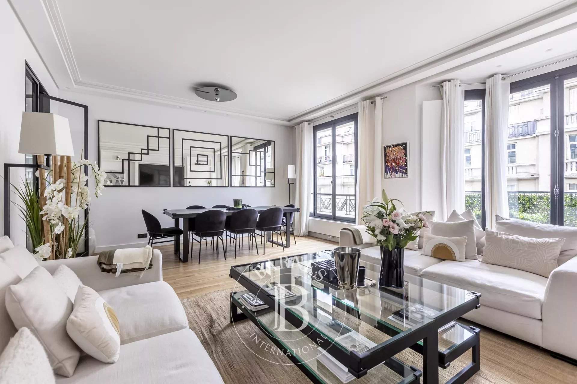 découvrez les prix pour la peinture d'un appartement 3 pièces à paris : tarifs moyens, facteurs de coût, conseils pour économiser et obtenir un devis personnalisé auprès de professionnels qualifiés.