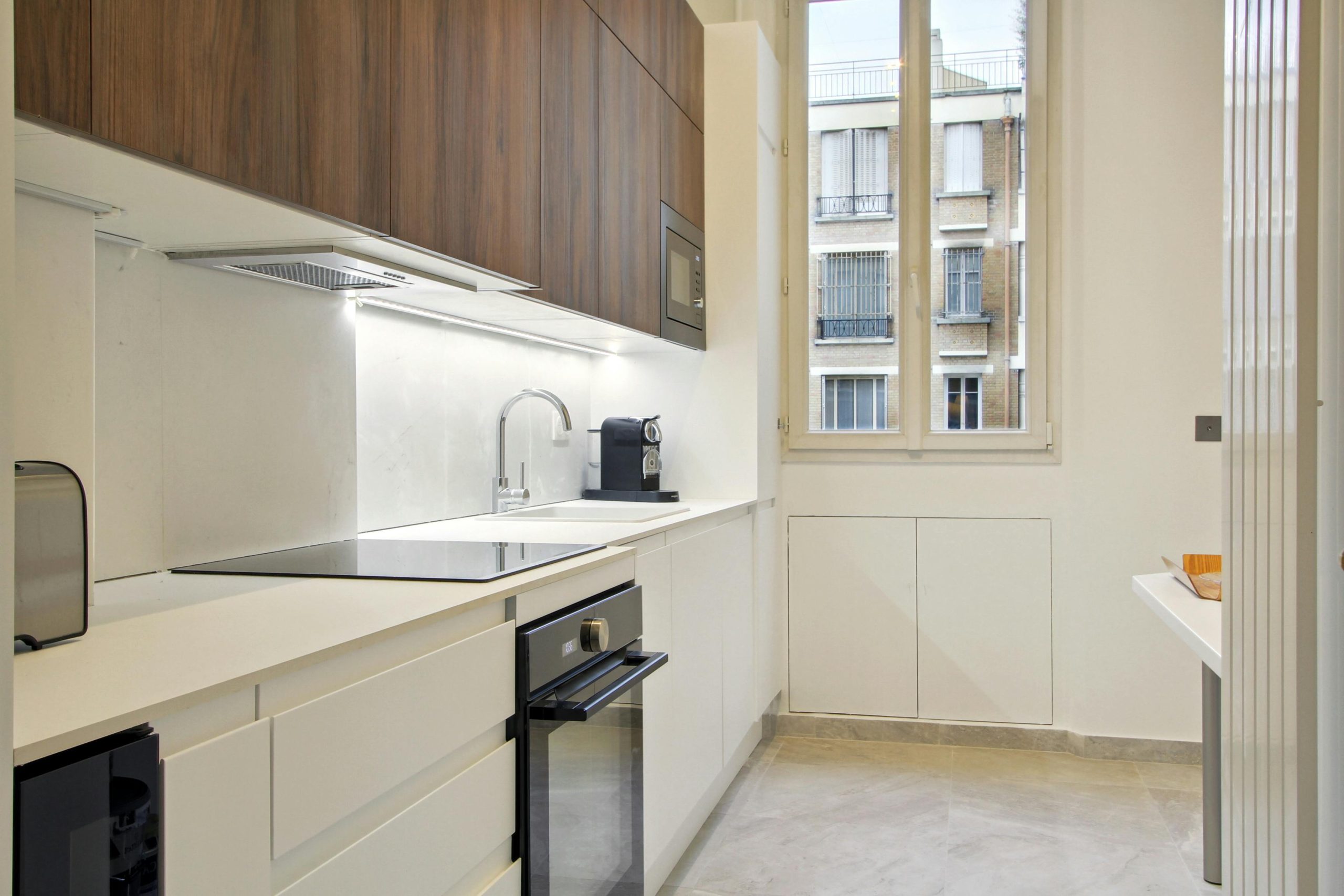 découvrez le prix moyen pour la rénovation d'une cuisine de 15m² à paris : budget, conseils, et facteurs qui influencent le coût de vos travaux de rénovation.