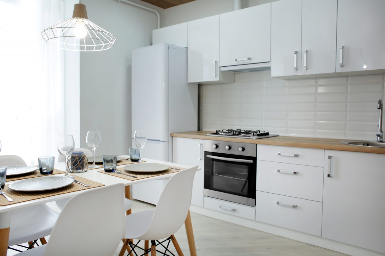 d&eacute;couvrez les prix pour la r&eacute;novation de cuisine &agrave; paris en 2025. obtenez des estimations et conseils pour planifier votre projet selon votre budget.