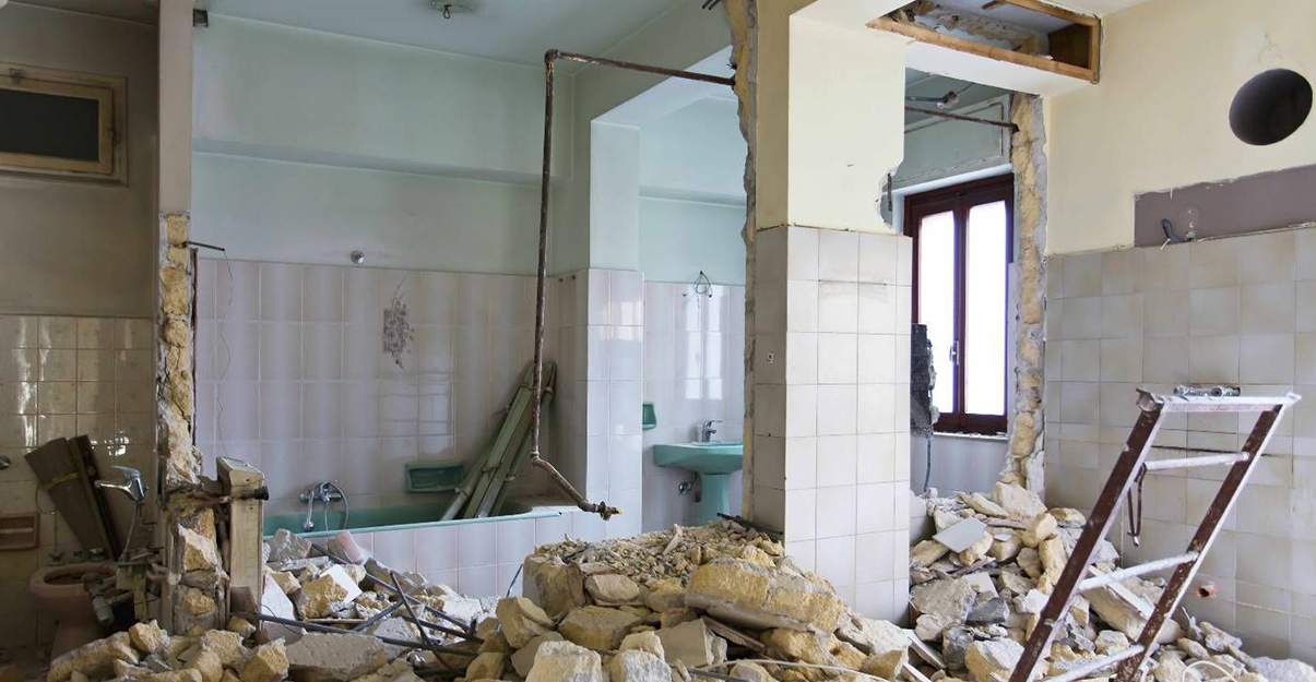 d&eacute;couvrez nos conseils et solutions pour r&eacute;ussir la r&eacute;novation de votre maison ou appartement : travaux, astuces, budget et inspirations pour transformer votre int&eacute;rieur.