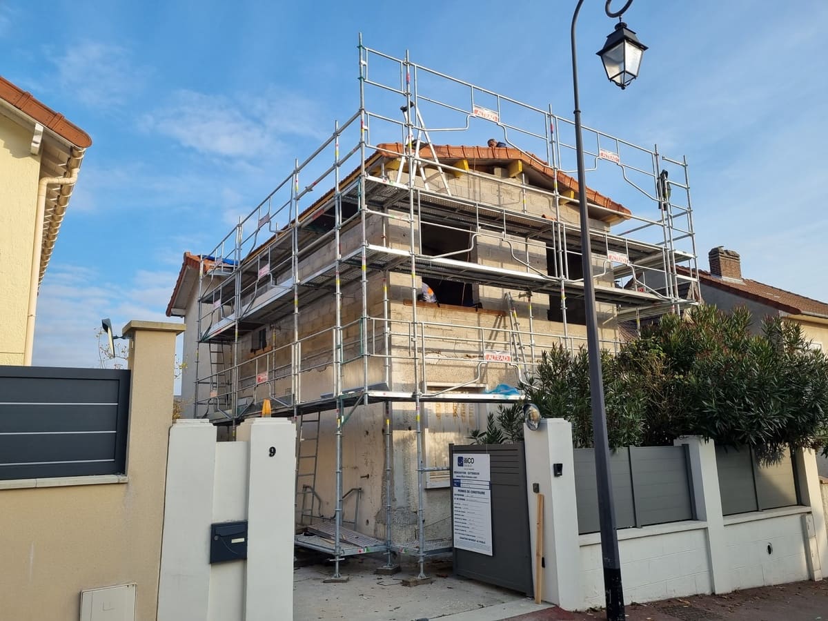 vous cherchez une entreprise de rénovation à antony 92160 ? bénéficiez d’un service sur-mesure pour vos travaux de rénovation intérieure ou extérieure. devis gratuit et conseils personnalisés.