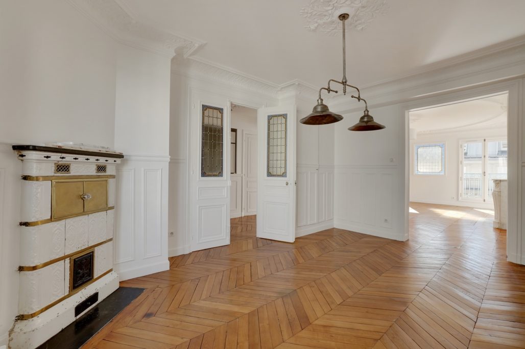 confiez la rénovation de votre appartement moderne à paris 9 à des experts. design contemporain, optimisation de l’espace et finitions haut de gamme pour un intérieur unique et lumineux.