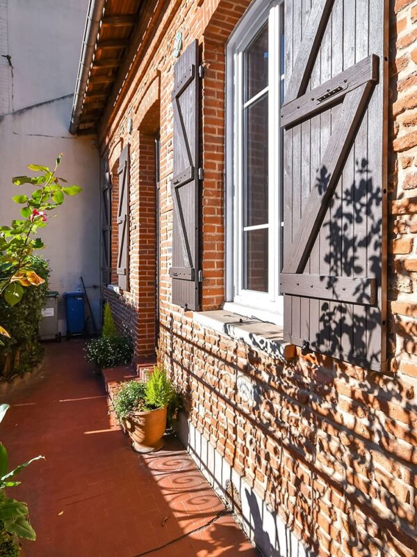 découvrez nos solutions complètes pour la rénovation de bâtiment : amélioration énergétique, modernisation des espaces et valorisation de votre patrimoine. faites confiance à notre expertise pour un résultat durable et sur-mesure.