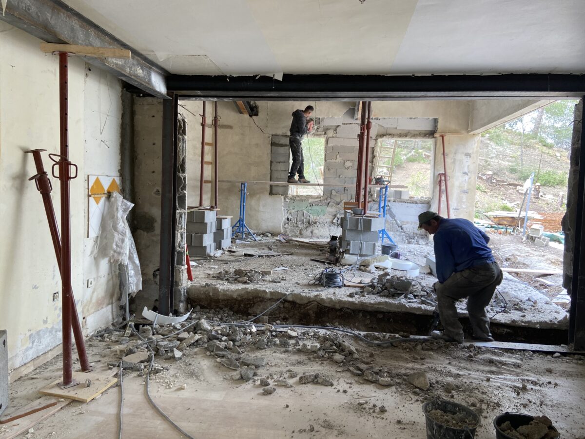 découvrez nos solutions sur mesure pour la rénovation et la construction : conseil, accompagnement et qualité pour tous vos projets d'aménagement, de rénovation ou de construction neuve.