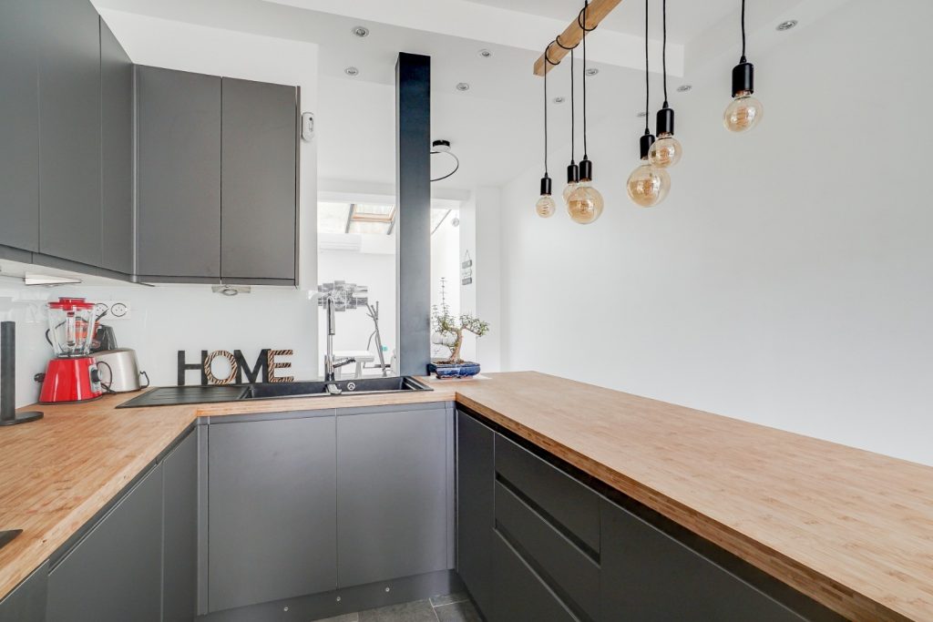 confiez la rénovation de votre cuisine à des experts à paris 9. design moderne, matériaux de qualité et travaux réalisés dans les délais. devis gratuit !