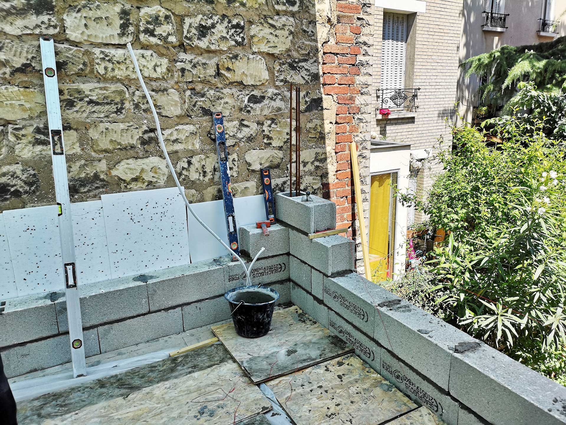 confiez votre projet de rénovation en île-de-france à des experts qualifiés. travaux de qualité, devis gratuit, accompagnement personnalisé pour tous types de rénovations.