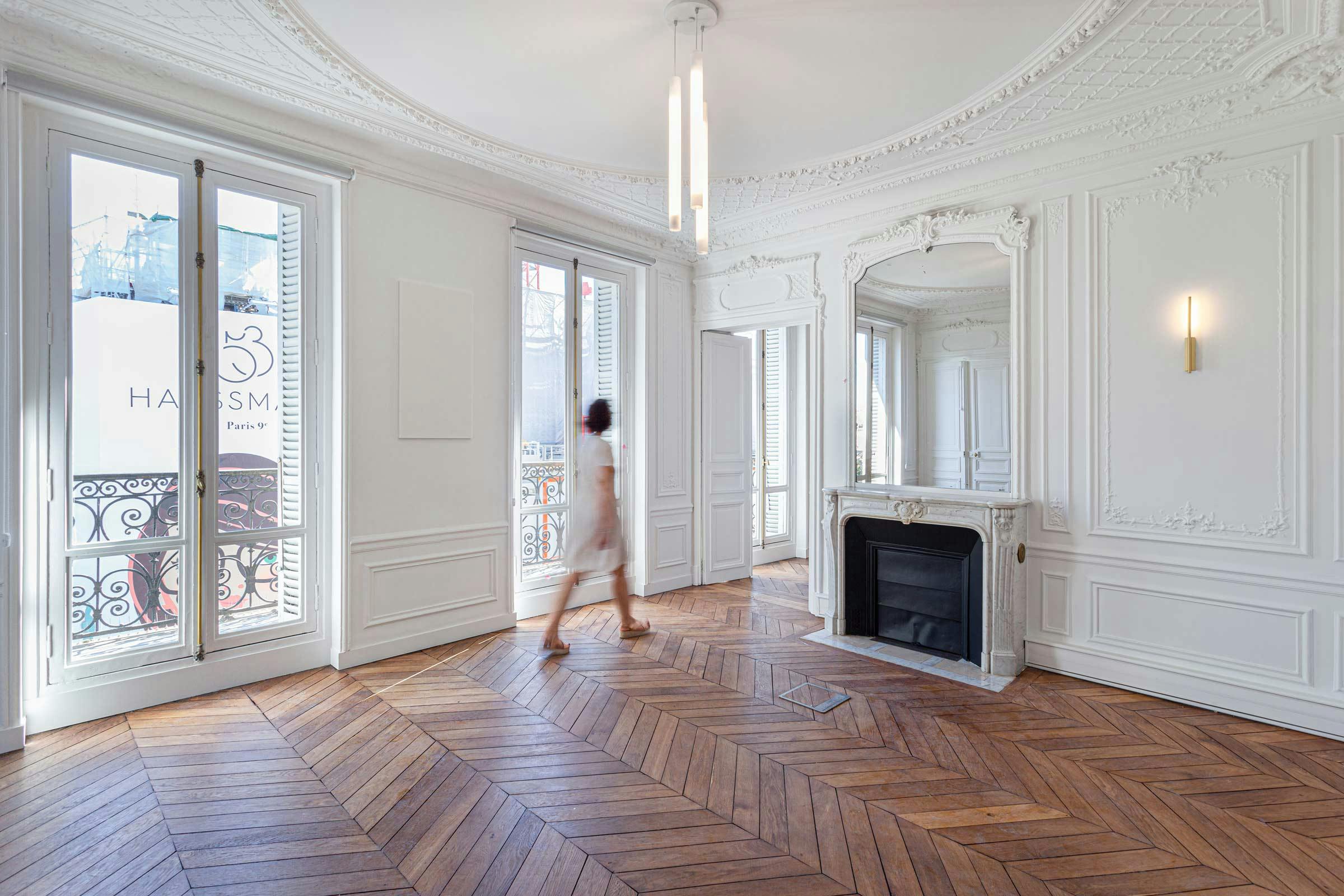 découvrez nos services de rénovation intérieure à paris : conception sur mesure, matériaux de qualité et accompagnement personnalisé pour transformer votre espace de vie ou de travail. demandez votre devis gratuit !