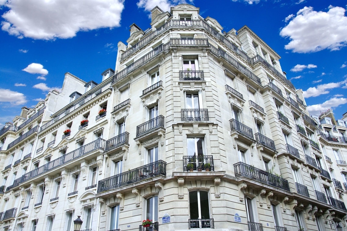 d&eacute;couvrez nos services de r&eacute;novation &agrave; paris : travaux de qualit&eacute; pour appartements et maisons, accompagnement sur mesure, devis gratuit et respect des d&eacute;lais.