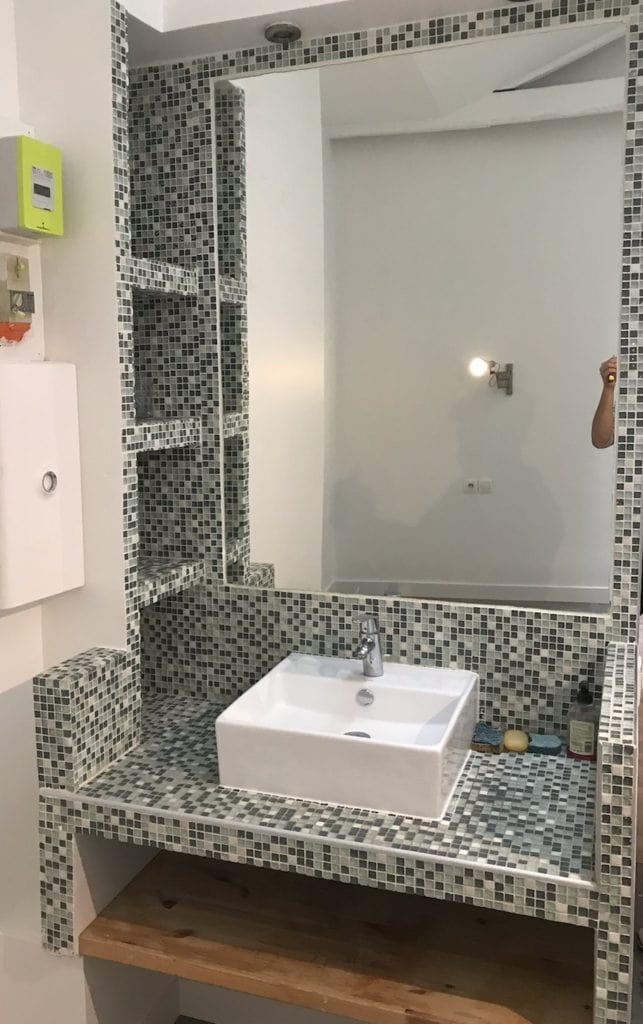 confiez la rénovation de votre salle de bain à paris 9 à des professionnels expérimentés. design sur-mesure, matériaux de qualité et accompagnement personnalisé pour transformer votre espace selon vos envies.