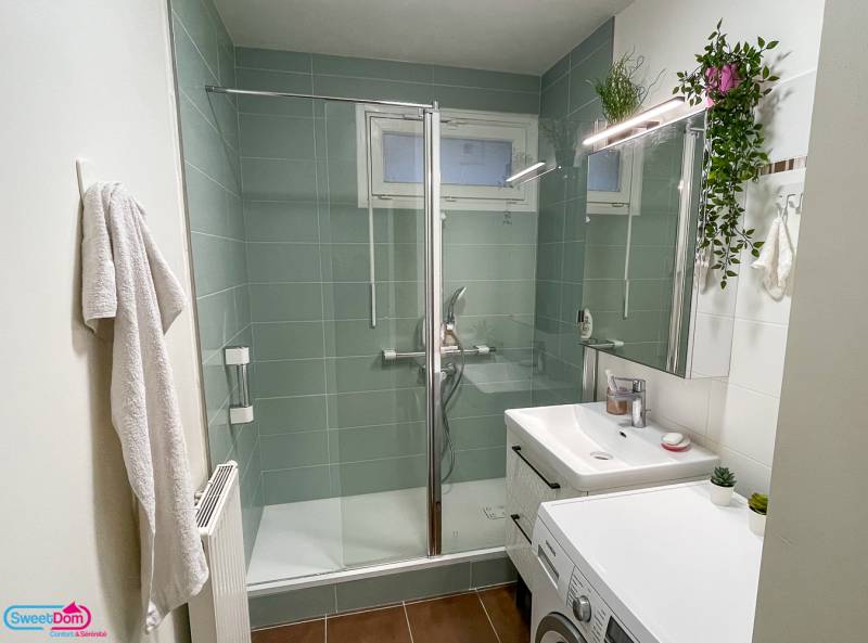 sp&eacute;cialistes de la r&eacute;novation de salle de bain senior et pmr &agrave; paris 9 : solutions ergonomiques, s&eacute;curis&eacute;es et sur mesure pour l'autonomie et le confort au quotidien. demandez un devis gratuit !