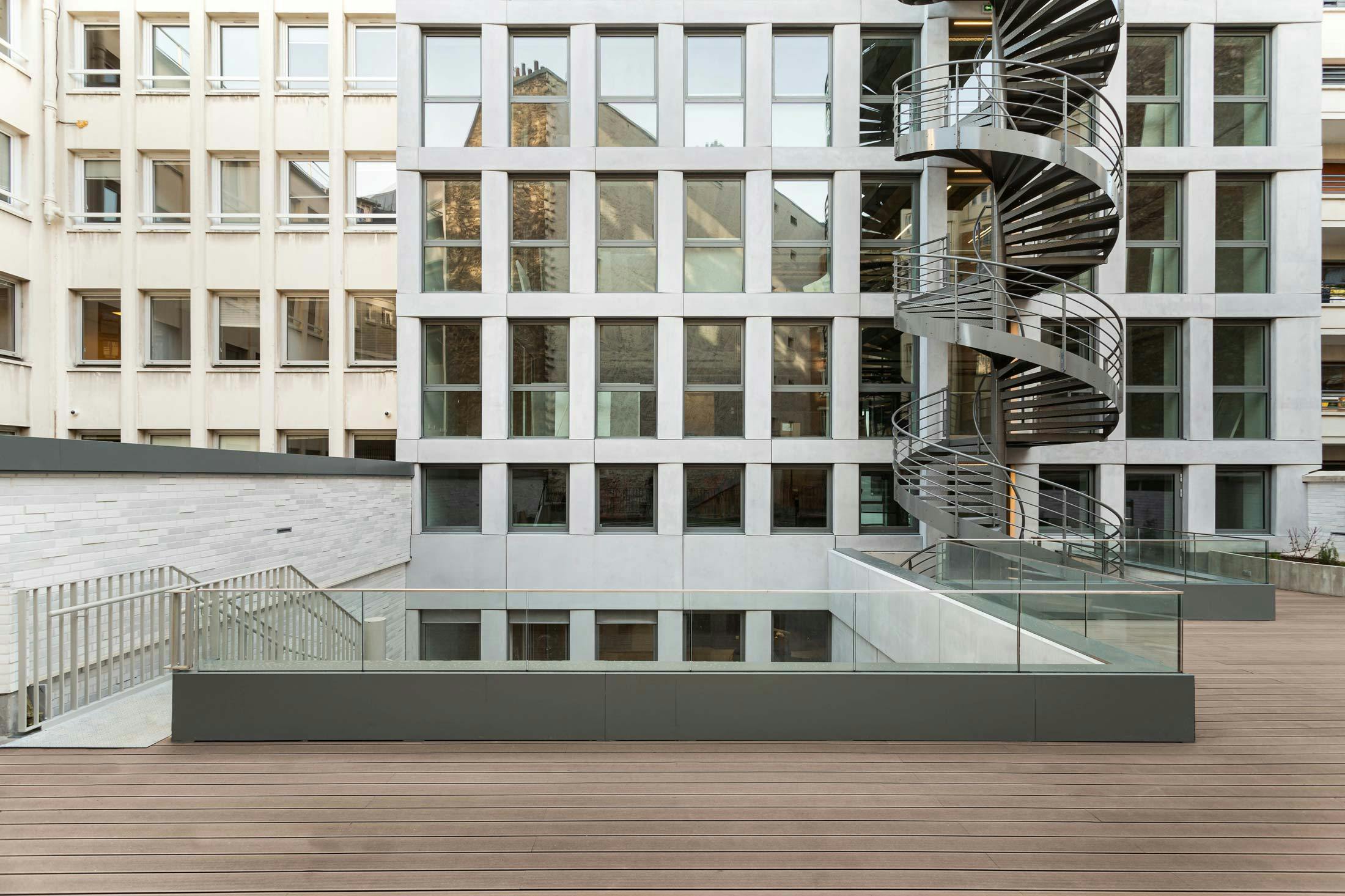 spécialistes de la rénovation de sols à paris 75009, nous transformons vos espaces avec des matériaux de qualité. devis gratuit et conseils personnalisés pour tous vos projets de revêtement de sol.