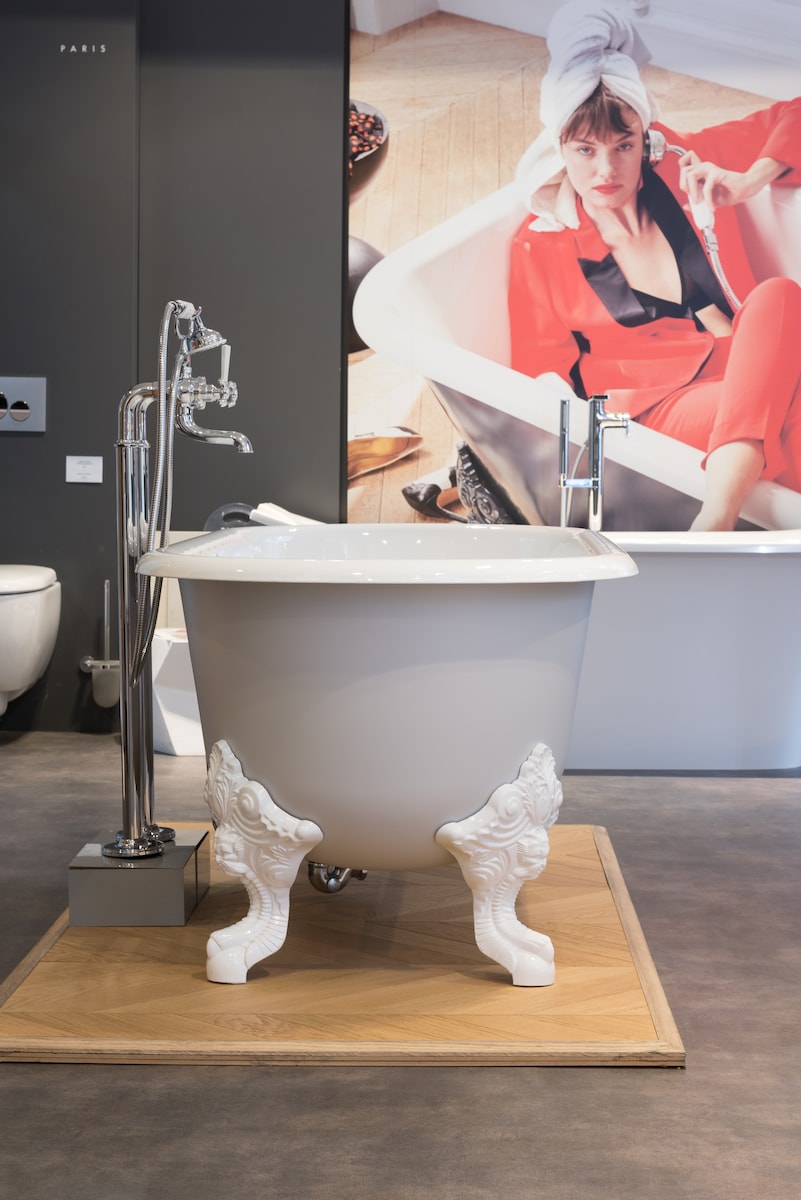 découvrez nos solutions sur-mesure pour salle de bain avec dressing intégré à paris 75009. profitez d’un aménagement élégant et fonctionnel adapté à vos besoins. conseils personnalisés et devis gratuit.