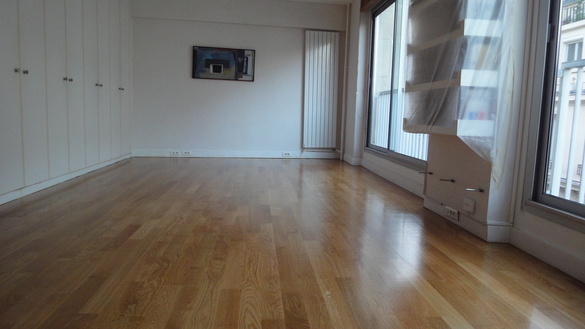 confiez la vitrification de votre parquet à paris 9 à des professionnels qualifiés. obtenez un parquet éclatant, protégé et facile à entretenir. devis gratuit et intervention rapide.