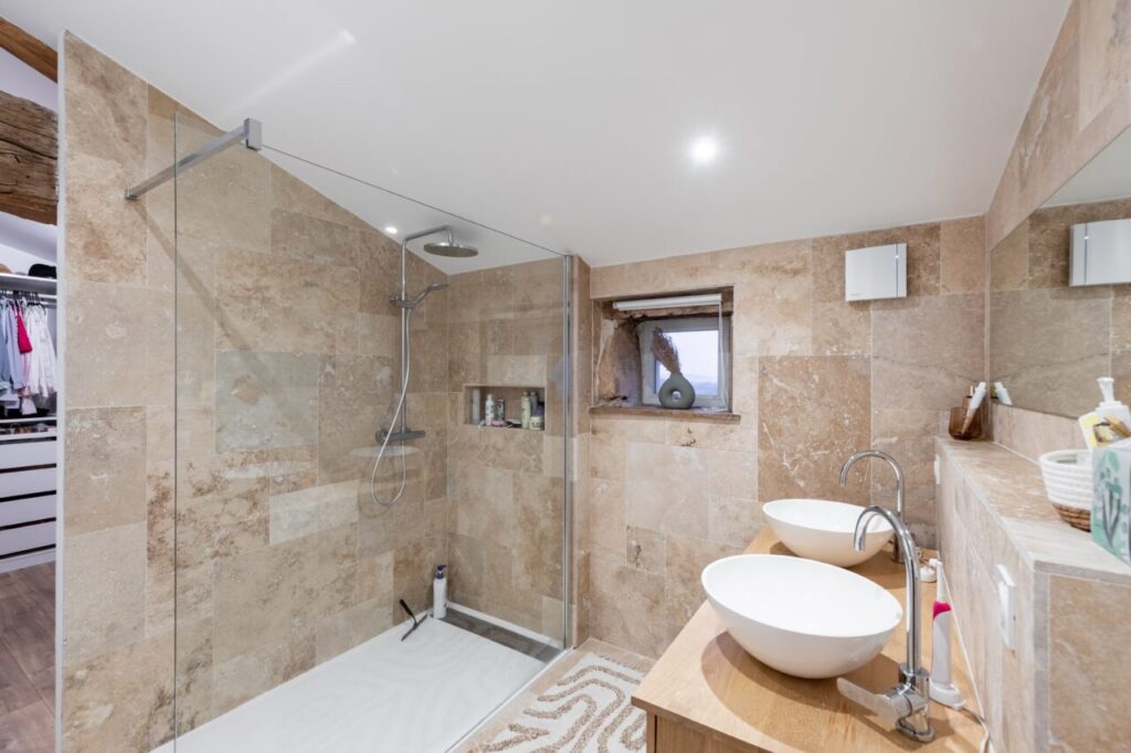 trouvez les meilleurs artisans spécialisés dans la rénovation et l’aménagement de salle de bain dans le 9e arrondissement. qualité, conseils et devis gratuits pour vos projets sur mesure.