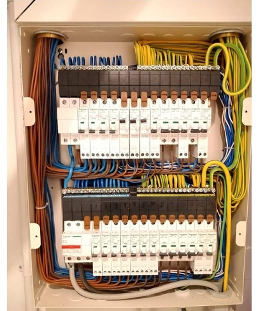 besoin d'un &eacute;lectricien &agrave; paris 9e ? intervention rapide, travaux d'installation, d&eacute;pannage et mise en conformit&eacute;. devis gratuit, professionnalisme garanti.
