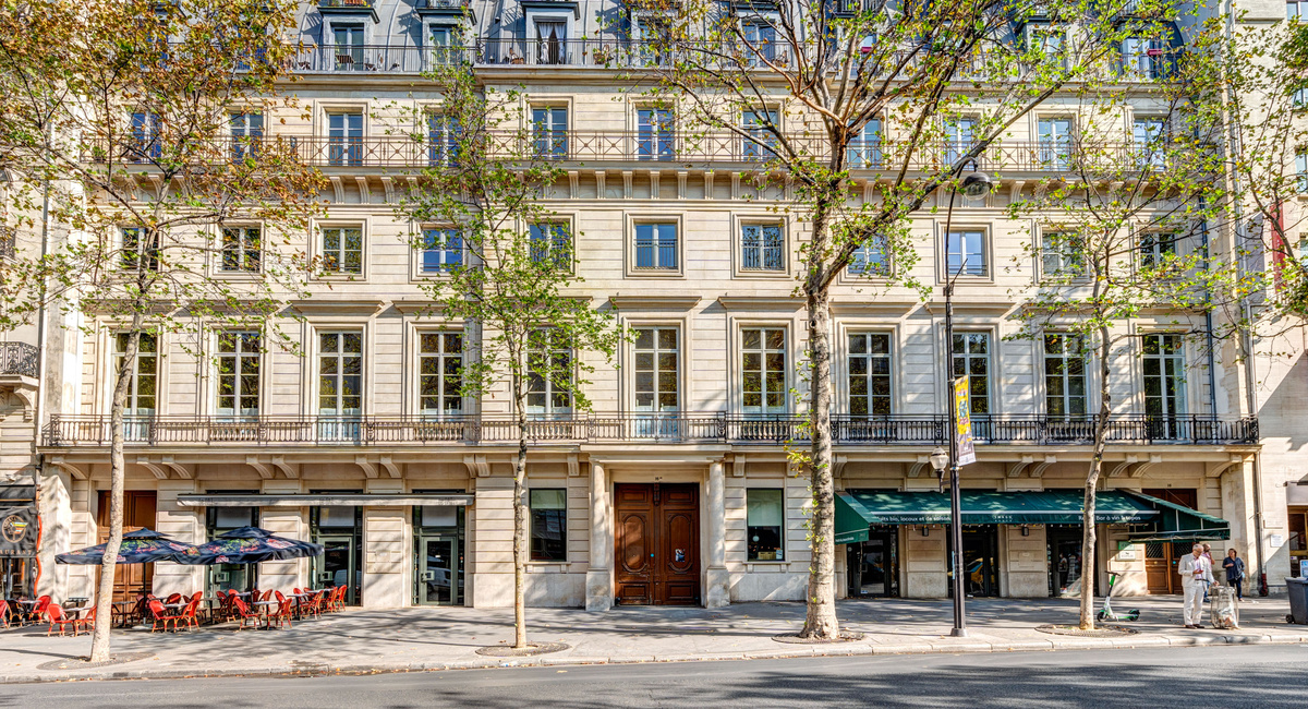 découvrez nos solutions de fenêtres à paris 75009 : installation, rénovation et remplacement pour tous types de logements. qualité, performance énergétique et conseils personnalisés.