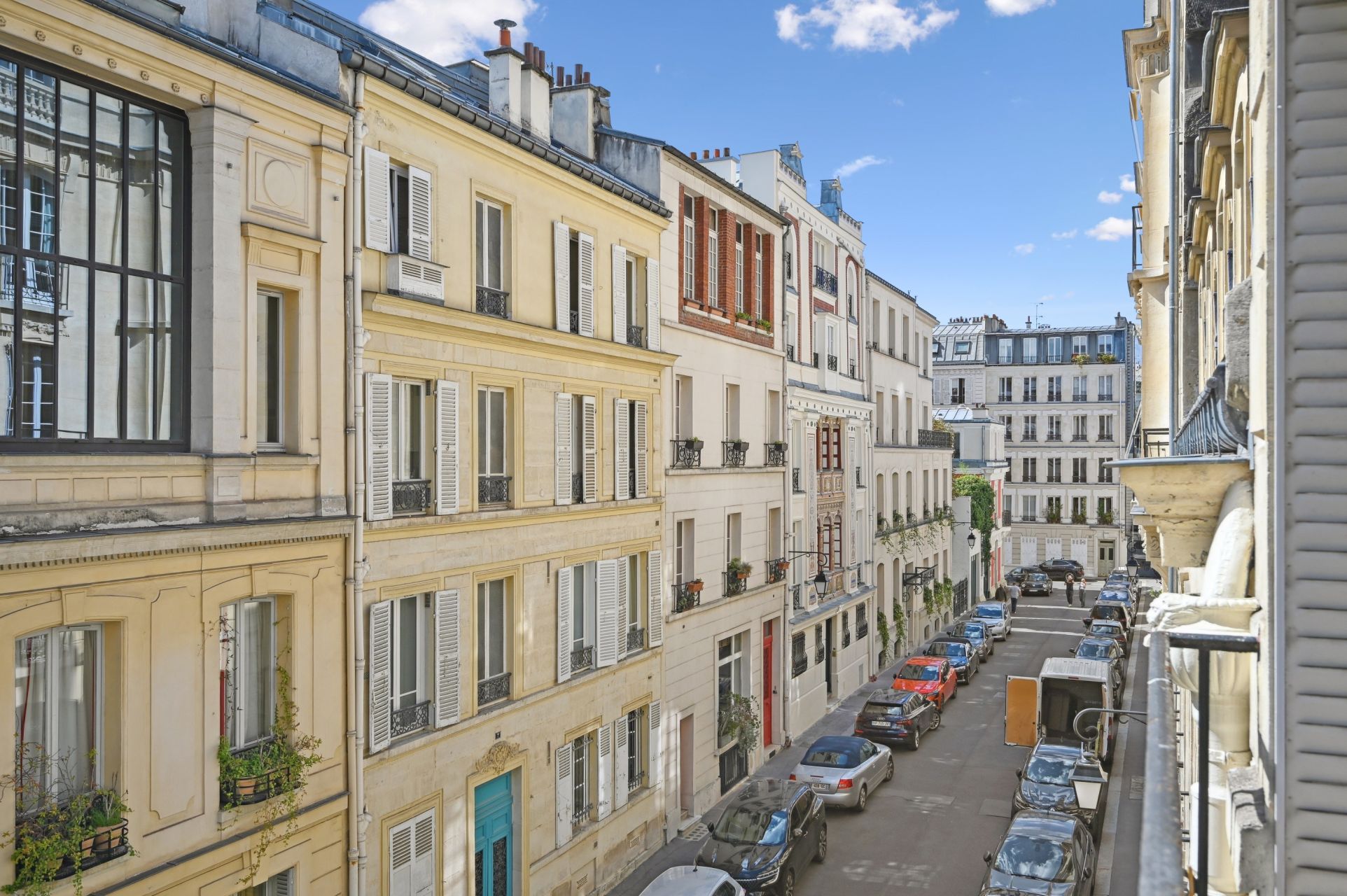 découvrez nos services de pose et remplacement de fenêtres à paris 75009. profitez d’un large choix de fenêtres sur mesure, installation rapide et conseils personnalisés. demandez votre devis gratuit !