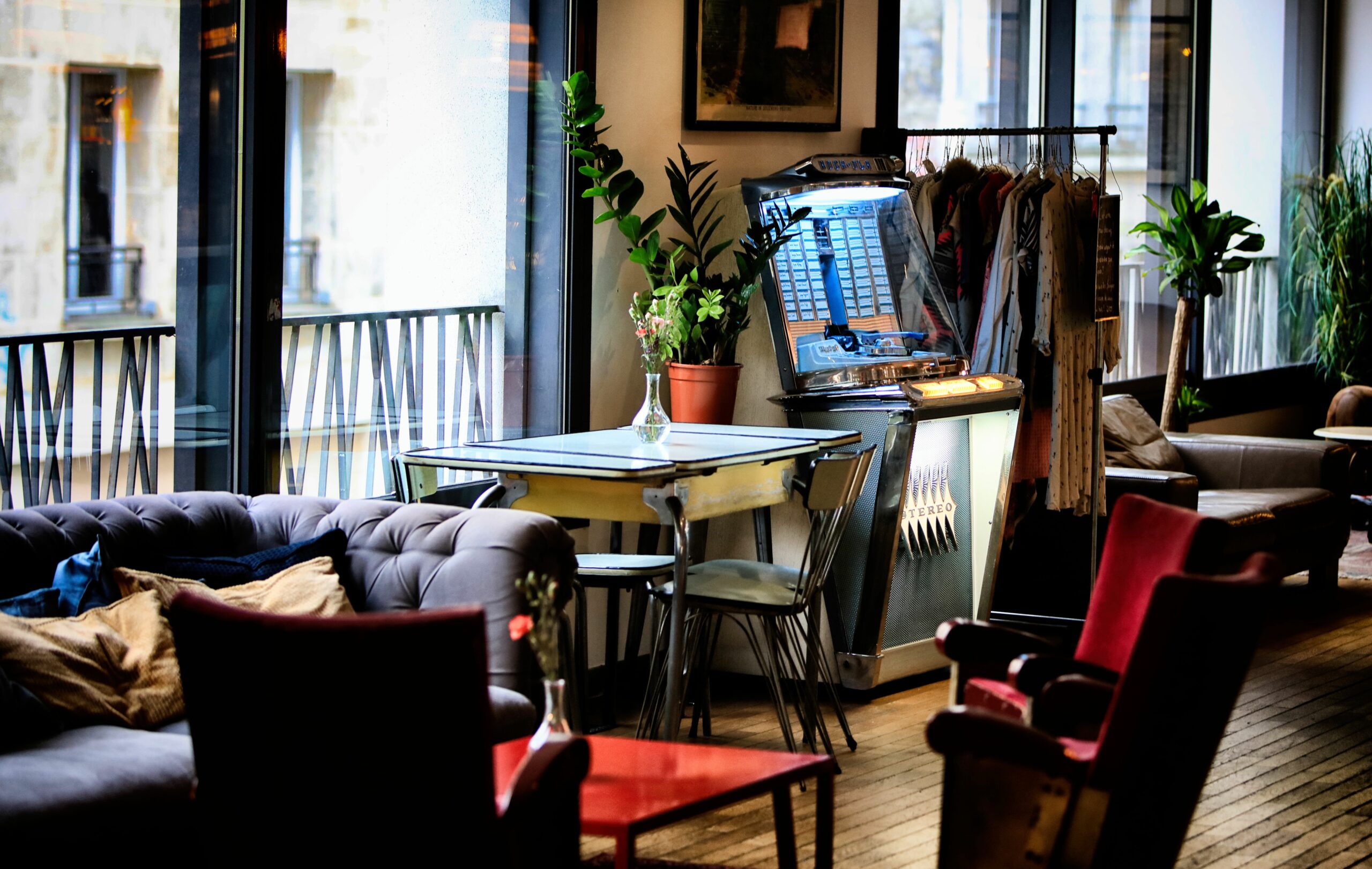 découvrez les règles essentielles et les coûts à prévoir pour construire une mezzanine à paris 75009. guide pratique pour optimiser votre espace en respectant la législation locale.
