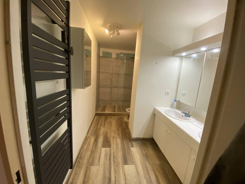 confiez la rénovation de votre salle de bain à paris 75009 à des experts ! profitez de solutions sur mesure, d’un accompagnement personnalisé et de matériaux de qualité pour moderniser votre espace bien-être.