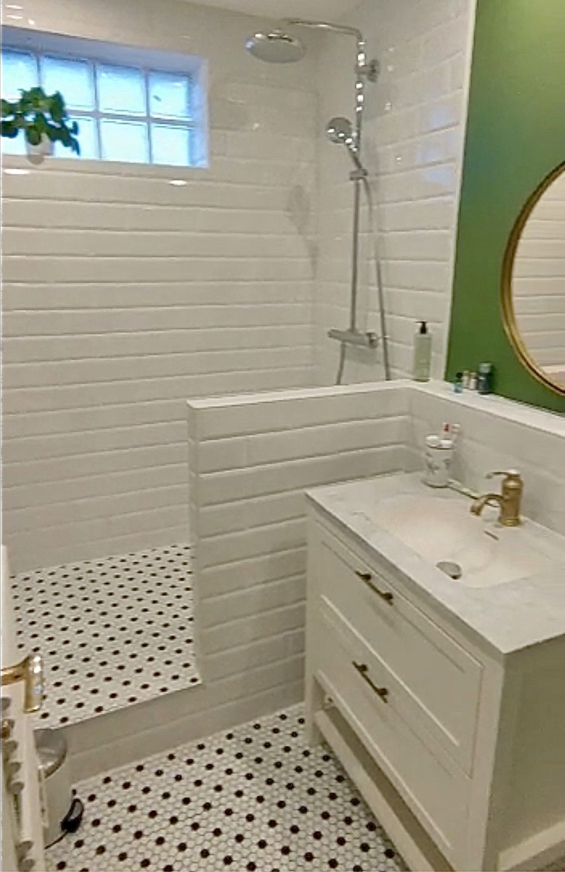 confiez vos travaux de salle de bain à paris 75009 à des experts. rénovation, aménagement et conseils personnalisés pour une salle de bain moderne et fonctionnelle.